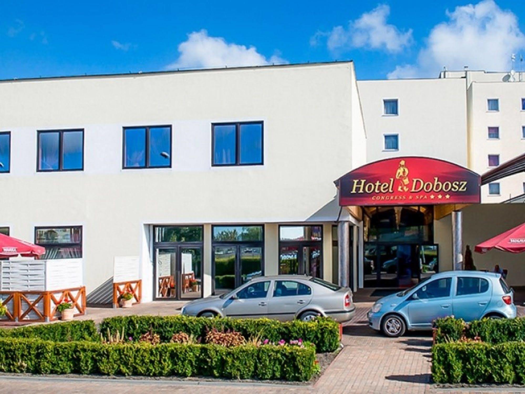 Hotel Dobosz Police Exterior photo
